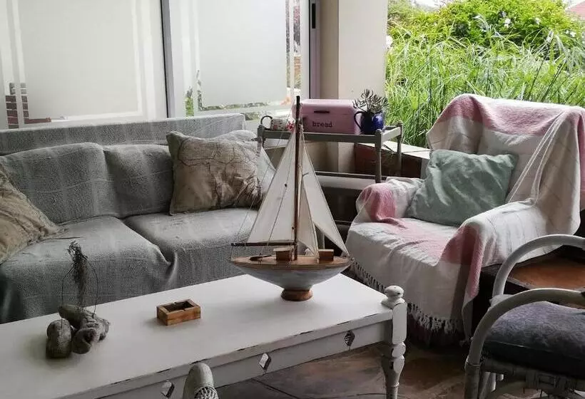 ペンション The Coelacanth Guest House And Beach Thyme Self Catering
