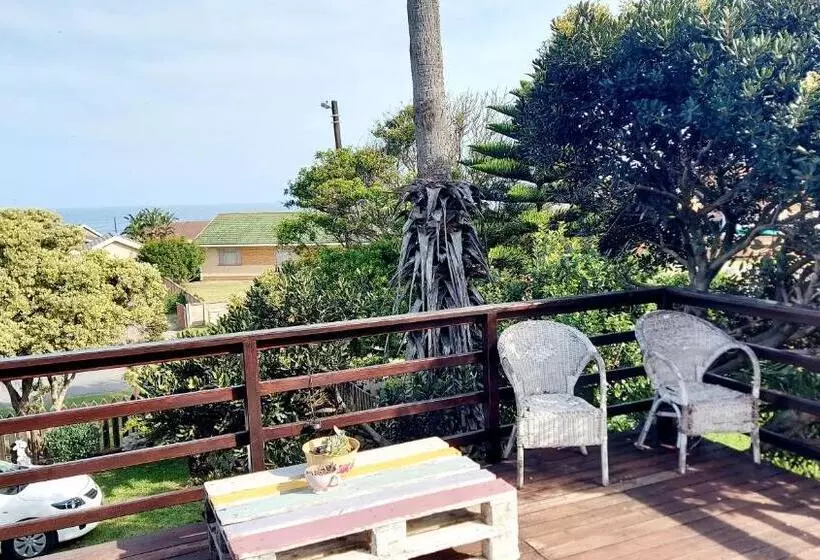 ペンション The Coelacanth Guest House And Beach Thyme Self Catering