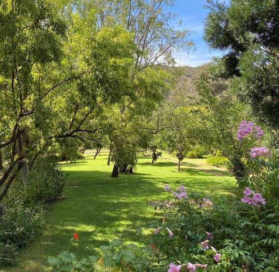 بنسيون The Retreat At Groenfontein