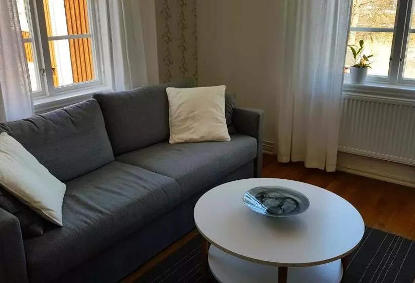 Retkeilymaja L Grönfeltsgården