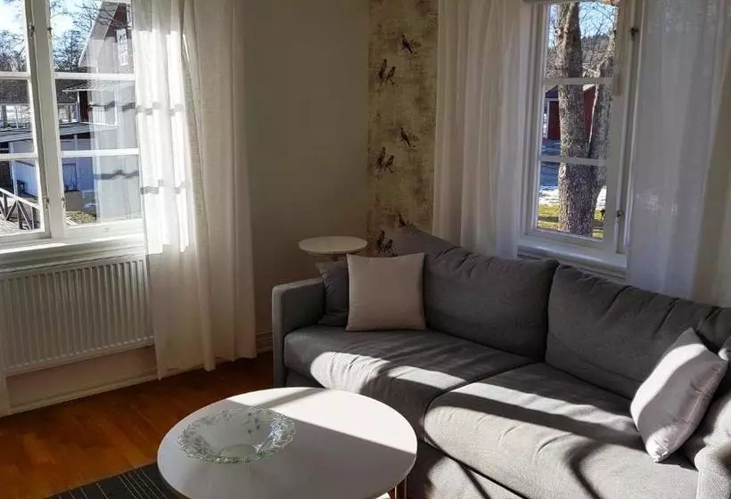 Retkeilymaja L Grönfeltsgården