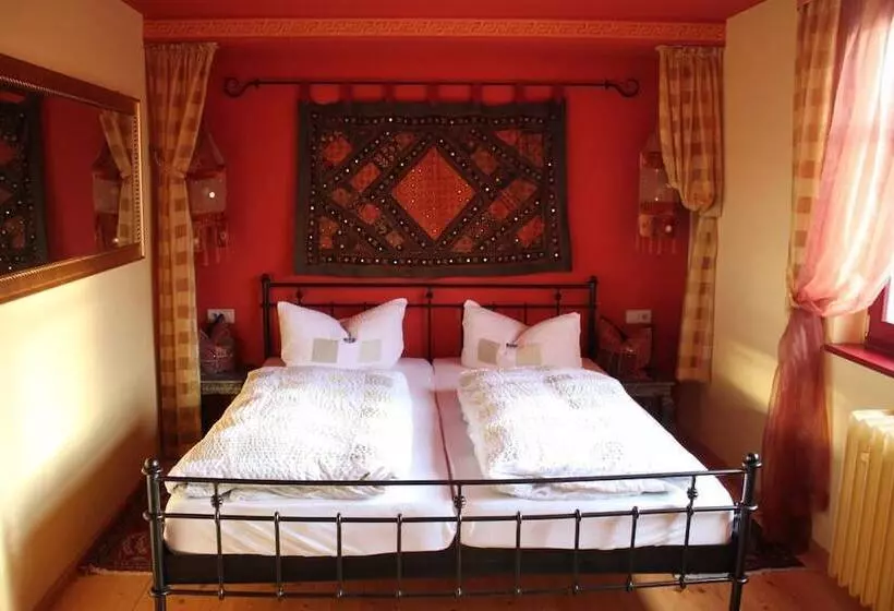 ユースホステル Waldhaus Colditz Garni