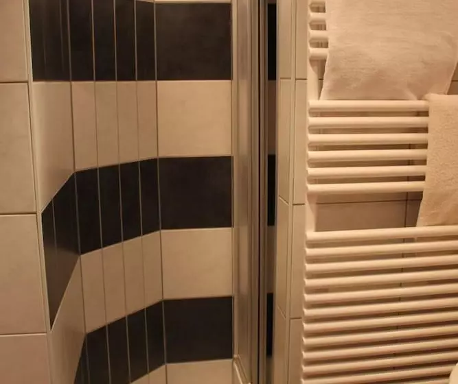 ユースホステル Waldhaus Colditz Garni