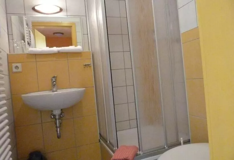 ユースホステル Waldhaus Colditz Garni