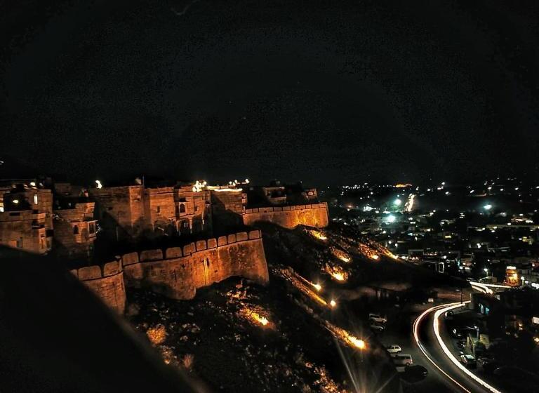 Pensão Mud Mirror Guesthouse