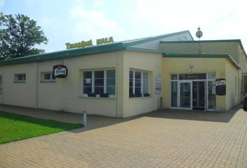 ペンション Penzion Na Kurtech