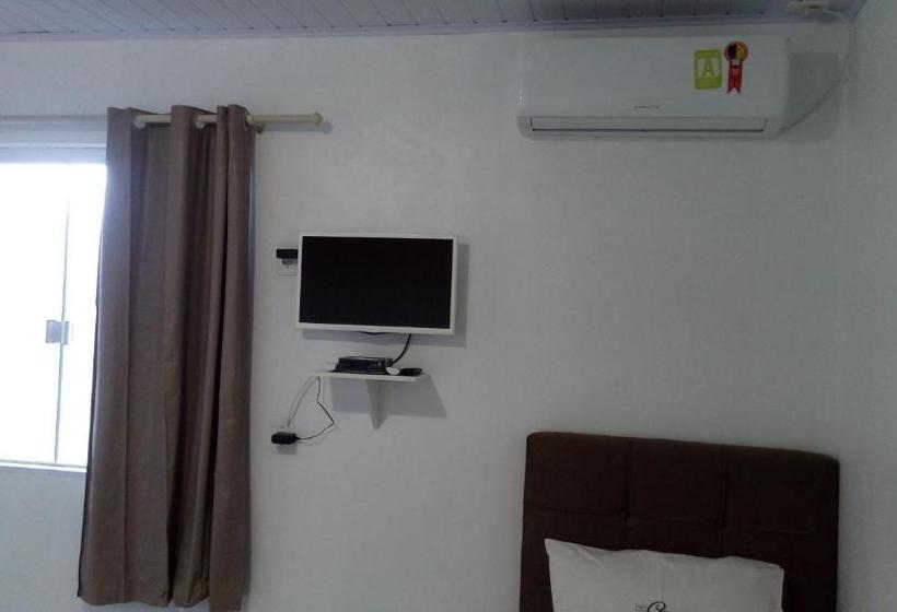 پانسیون Pousada Campanário