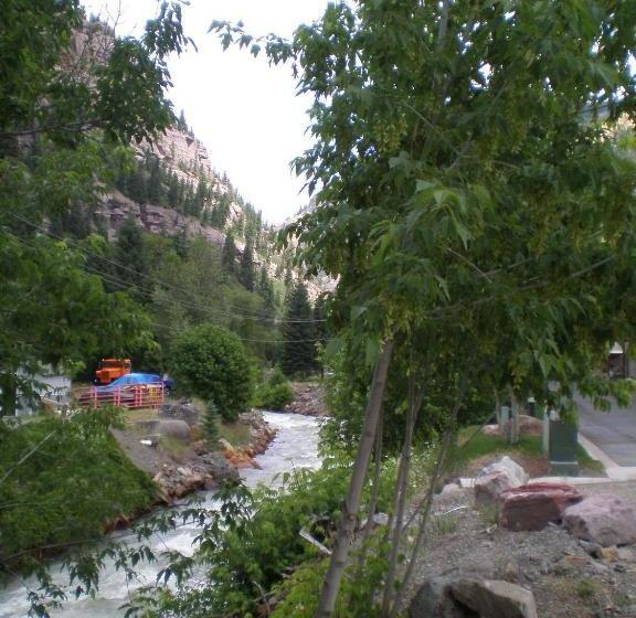 Portland Park Suites