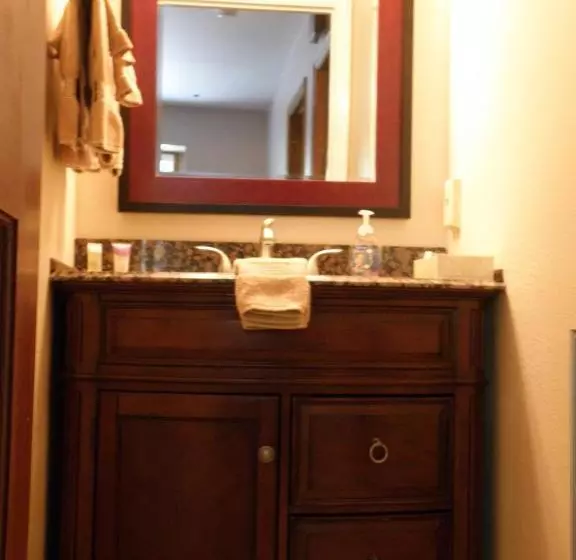 Portland Park Suites