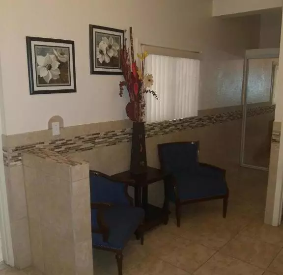 Suites Leon Rojo