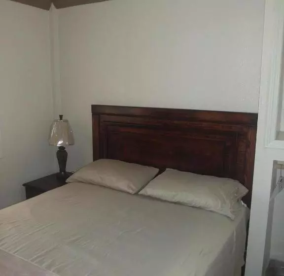 Suites Leon Rojo