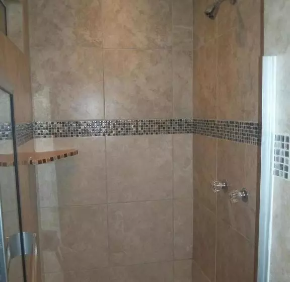 Suites Leon Rojo
