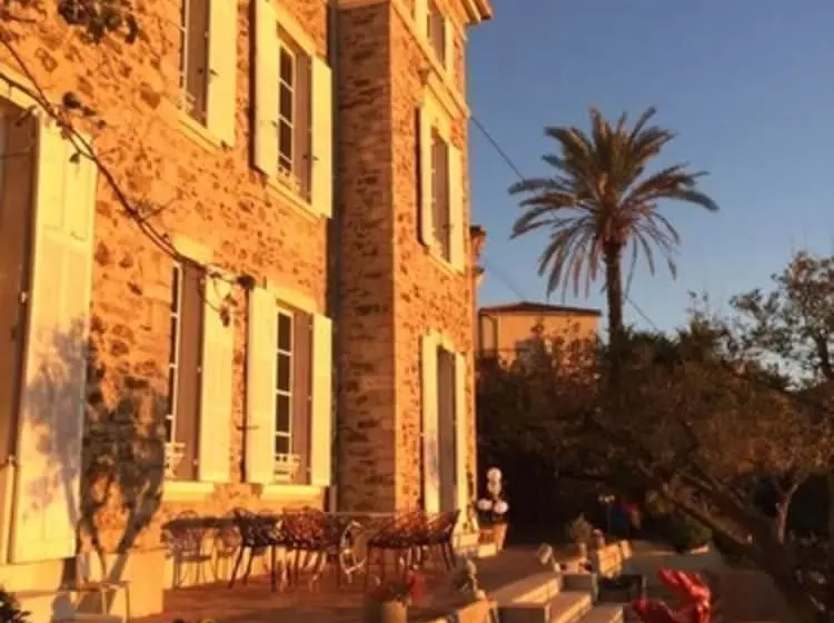 Majatalo Castel Pierre Lisse