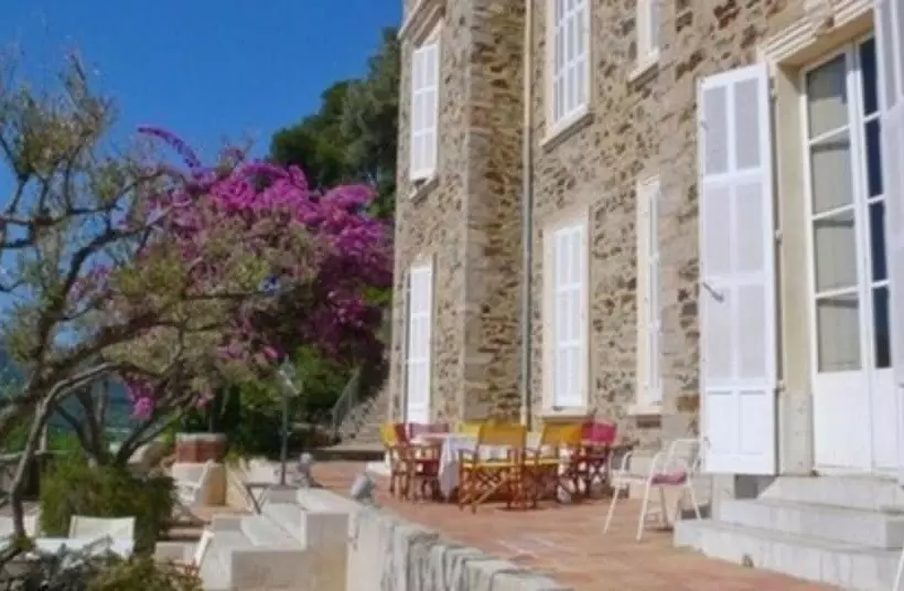 Majatalo Castel Pierre Lisse