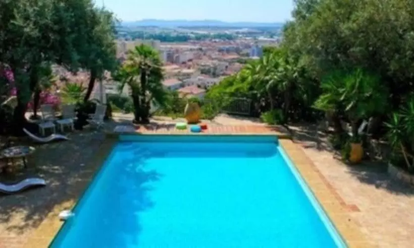 Majatalo Castel Pierre Lisse