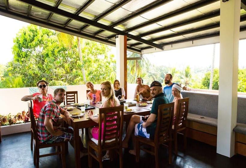 פנסיון Horizon Inn By Oceanlife Surf Stay