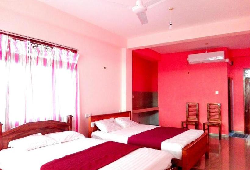 Pension (Hôtel basse catégorie) Randhi La Beach View Lounge