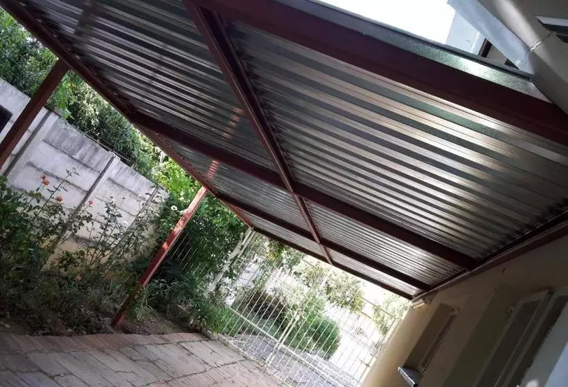 پانسیون Heila & Glen S Cottage