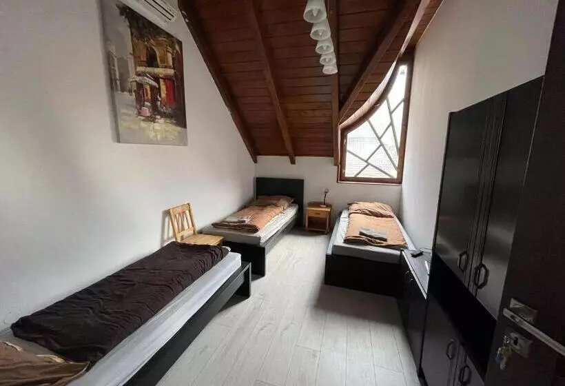 پانسیون Tulipán Vendégház