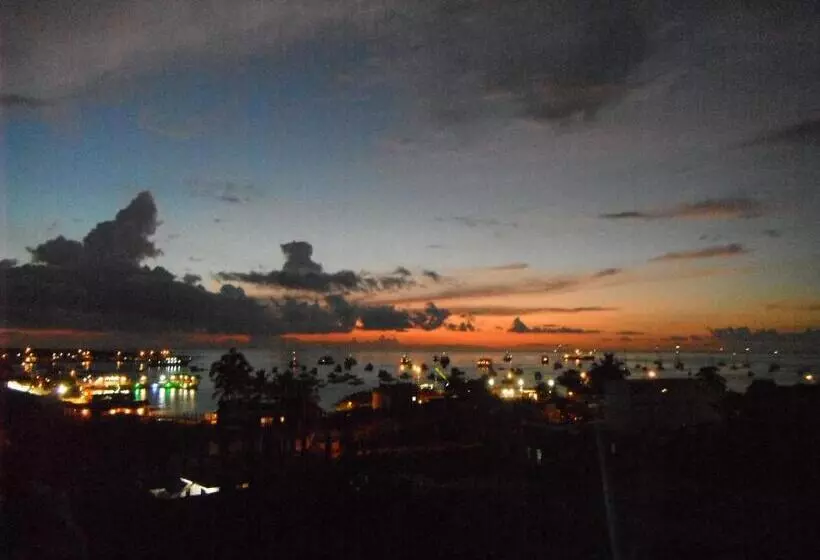 پانسیون Dolphin House