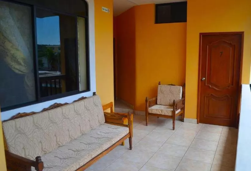 پانسیون Dolphin House