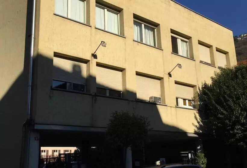 پانسیون Casa Aurora Self Catering Studio Como Vacanze