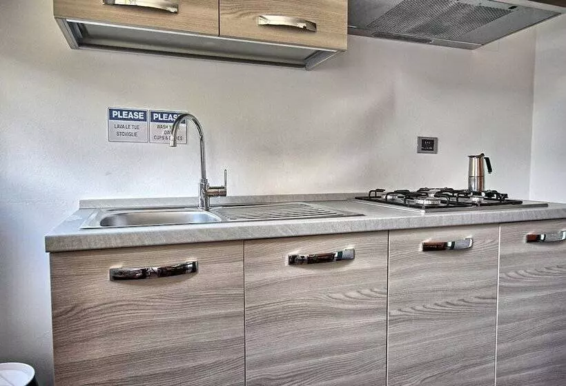 پانسیون Casa Aurora Self Catering Studio Como Vacanze