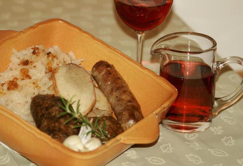 هاستل Guest House And Museum Firšt