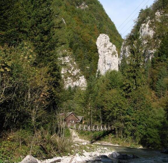 هاستل Guest House And Museum Firšt