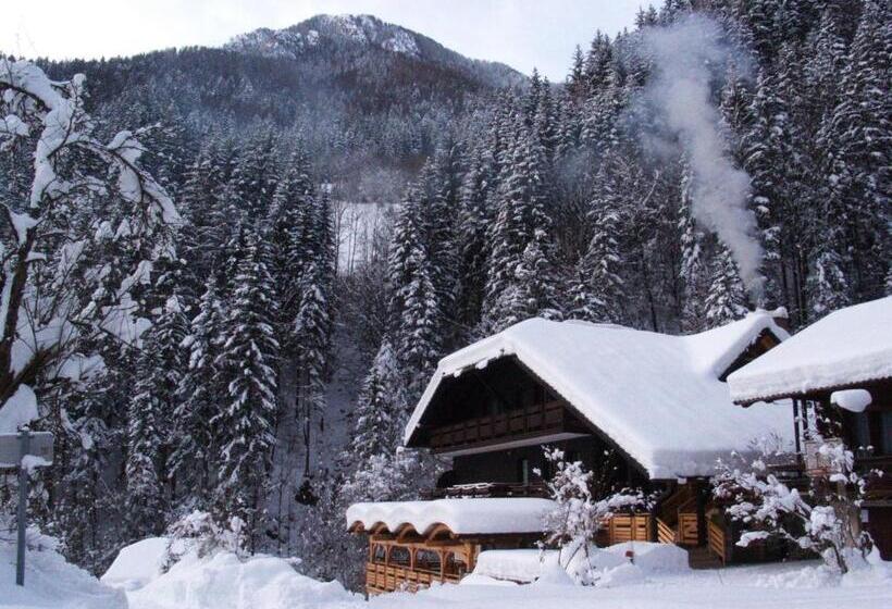 هاستل Guest House And Museum Firšt