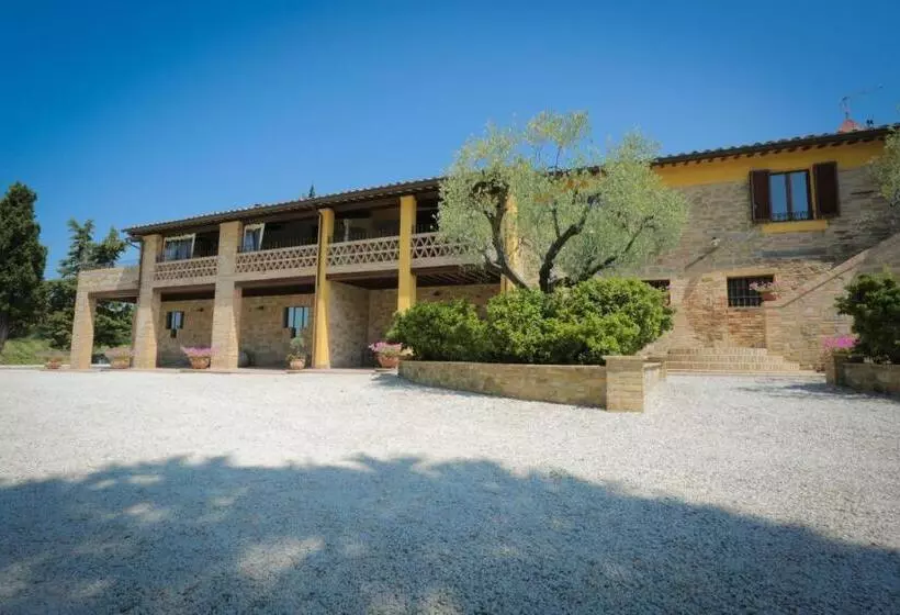 Hotelli Agriturismo Il Divin Casale