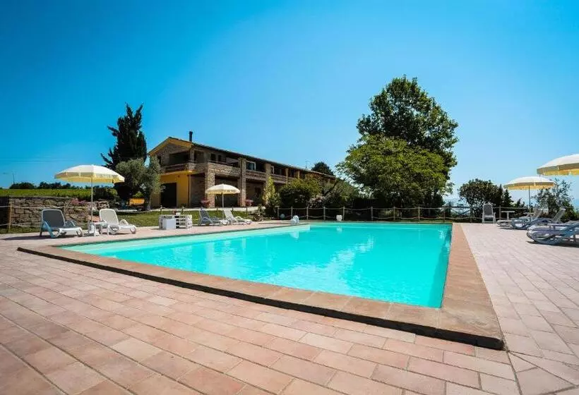 Hotelli Agriturismo Il Divin Casale