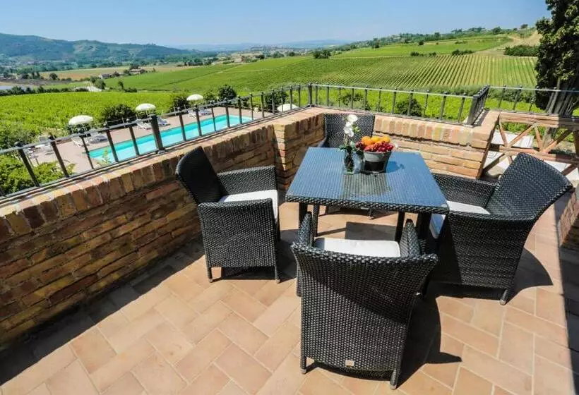 Hotelli Agriturismo Il Divin Casale