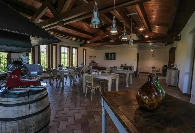 Hotelli Agriturismo Il Divin Casale