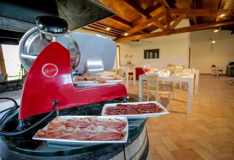 Hotelli Agriturismo Il Divin Casale
