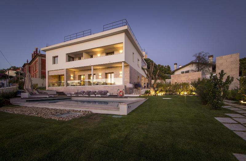 پانسیون Somewhere  Estoril Guesthouse