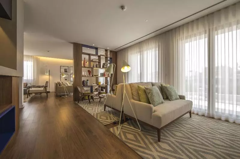 Majatalo Somewhere  Estoril Guesthouse