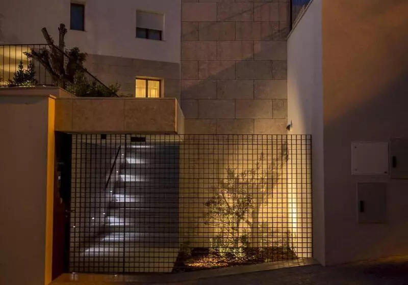 Majatalo Somewhere  Estoril Guesthouse