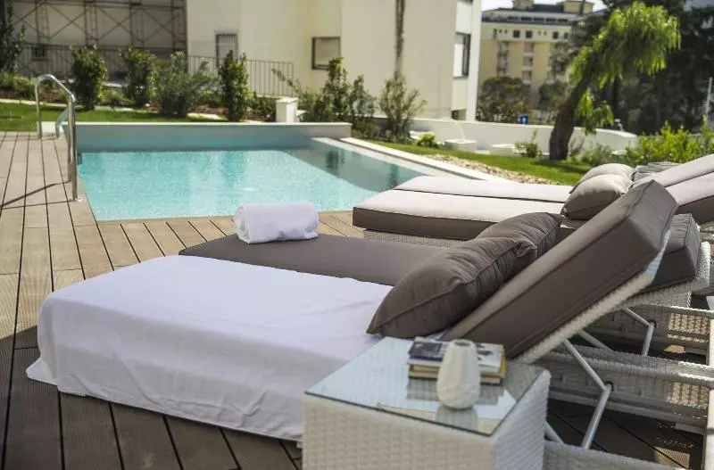 Majatalo Somewhere  Estoril Guesthouse