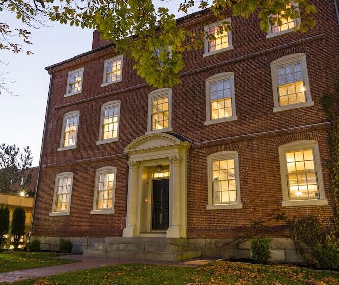 Общежитие The Merchant