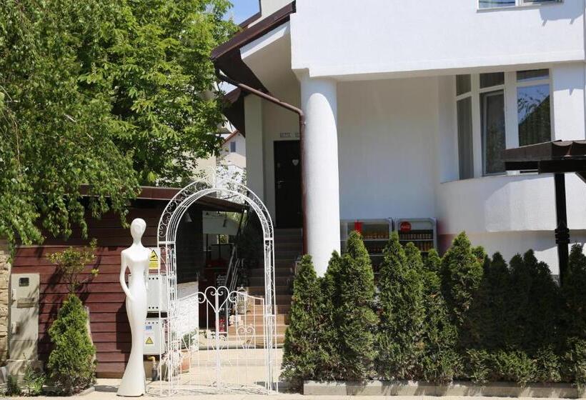 پانسیون Boutique Vila White Duchess