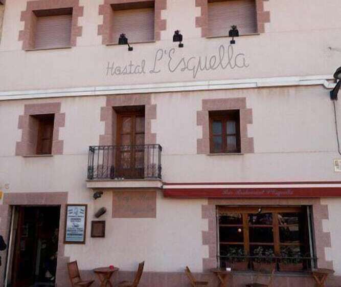 پانسیون Hostal L'esquella