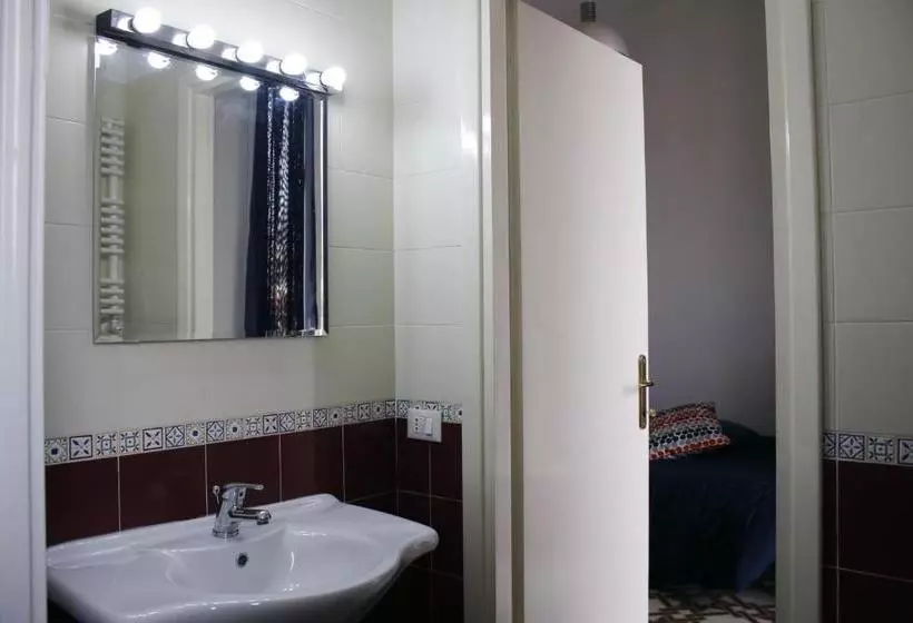 پانسیون I Continenti Guest House