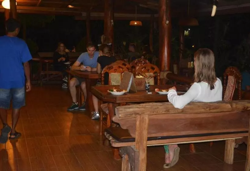 ペンション Junia Guesthouse Bukit Lawang