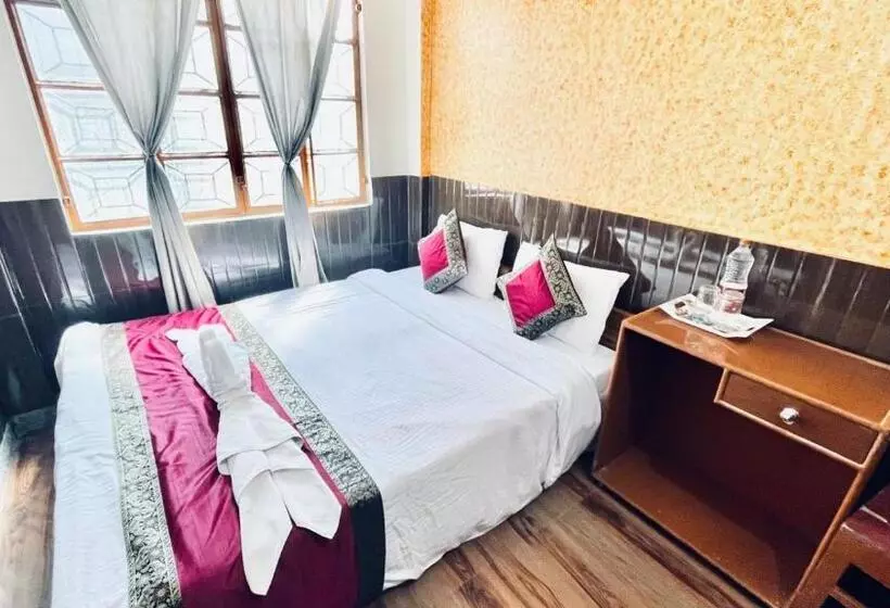 پانسیون Family Guest House