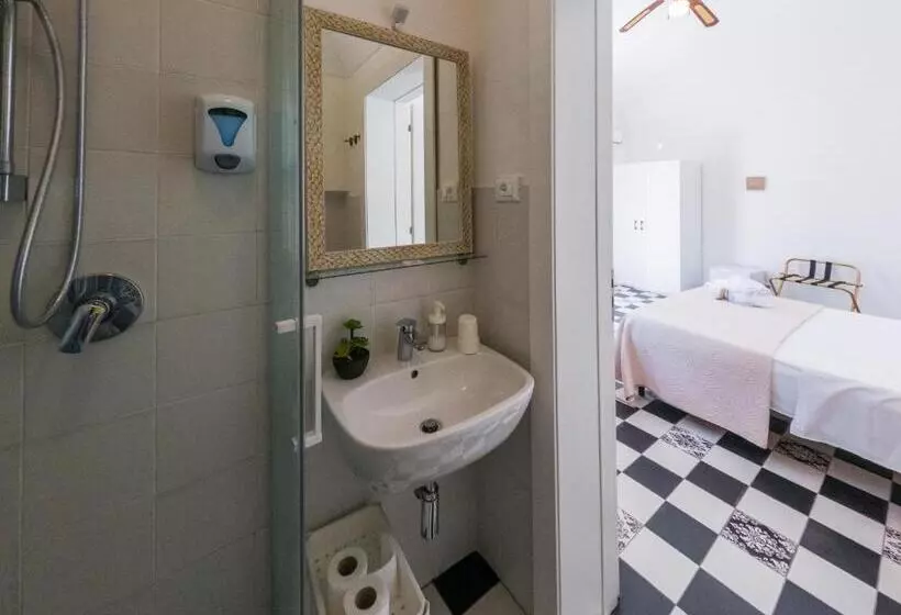 Majatalo Poggiamico Guest House
