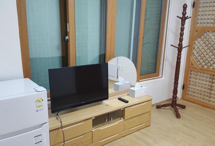 Myeongga Hanok Pension