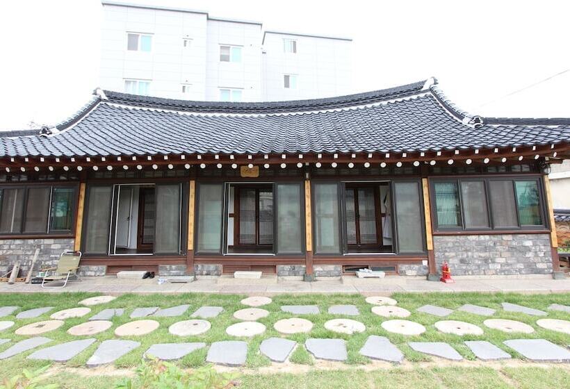 Pensiune Dasomchae Hanok Stay