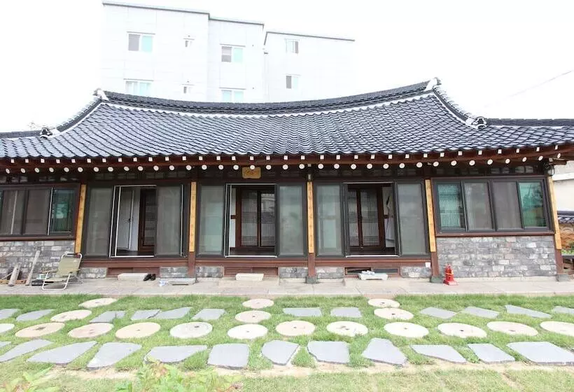 Majatalo Dasomchae Hanok Stay