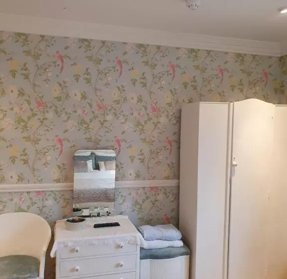 ペンション Lynster House